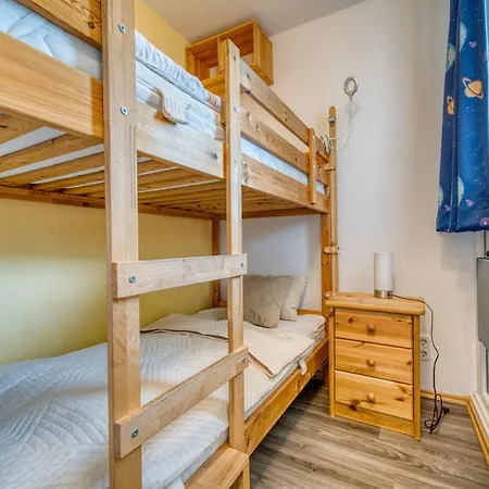 - Haus Q, App 0q0406 *